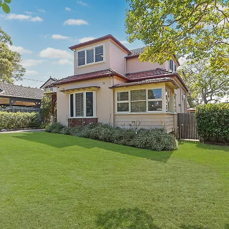 Greenwich Luxury Near Wharftraincbd Steps To Sea-3